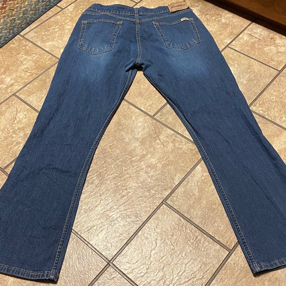 Y2K Levi's Signature Boot Cut Size 12 Short Jeans in Blue Denim Retro